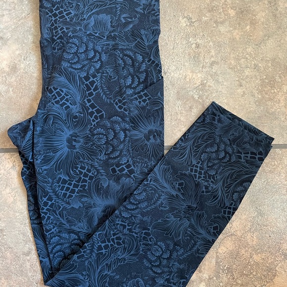 Lululemon legginngs - Picture 3 of 6